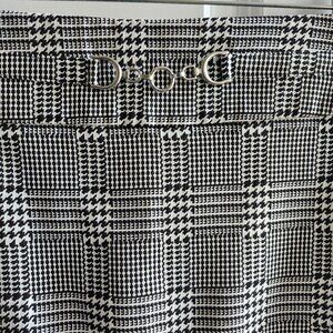 Black & White Women's,  Sz. Lg, Houndstooth Mini Skirt, by SOHO Apparel